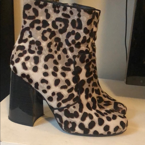 Leopard Booties - Picture 1 of 2
